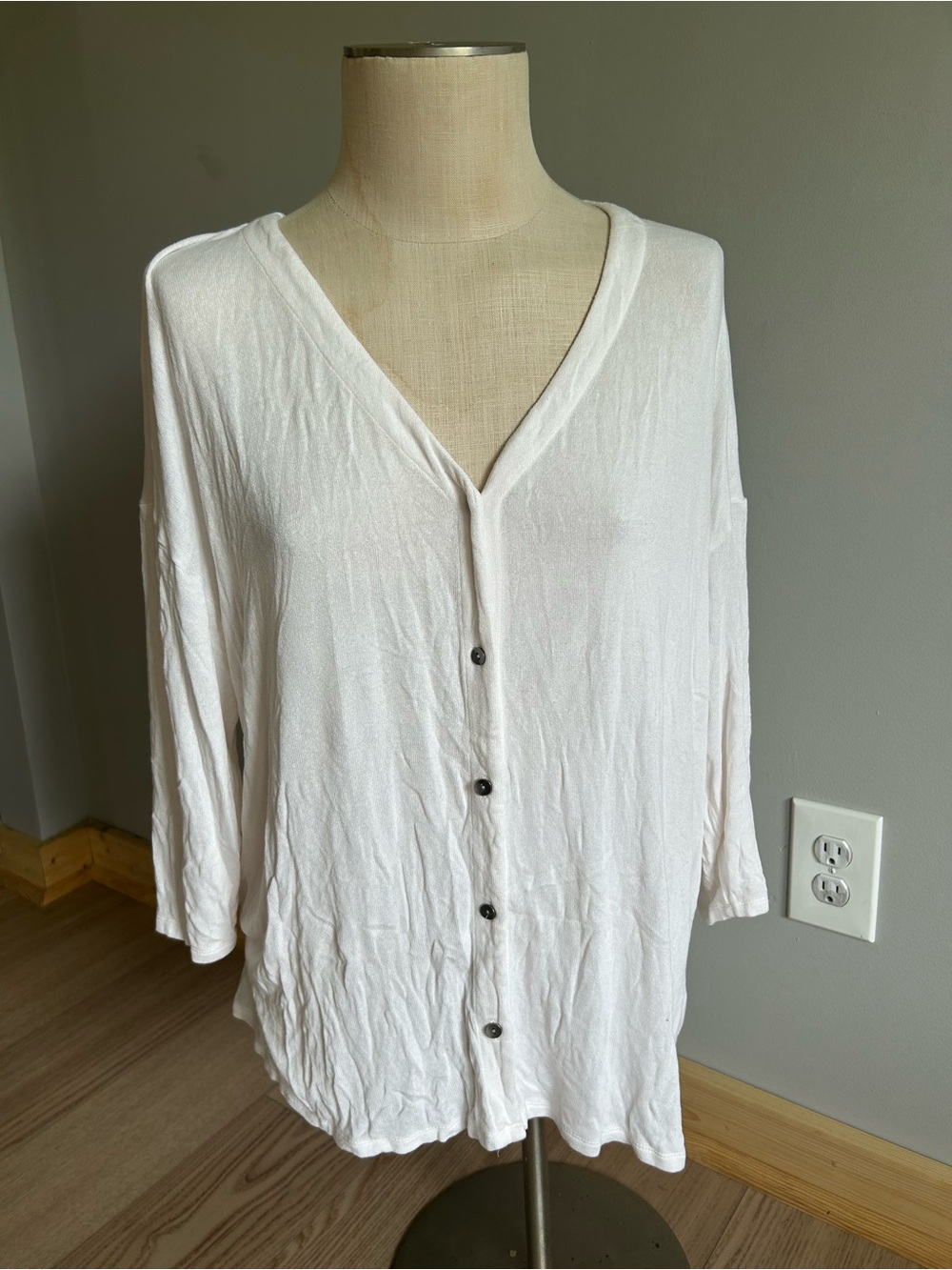 J. Jill White Lightweight Button-Front V-Neck Top
